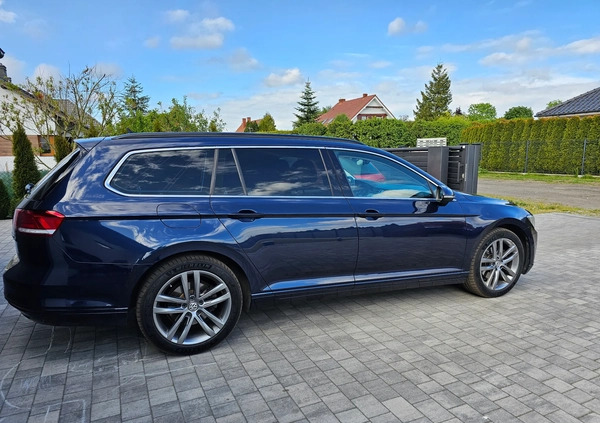 Volkswagen Passat cena 49900 przebieg: 261200, rok produkcji 2016 z Szczecin małe 154